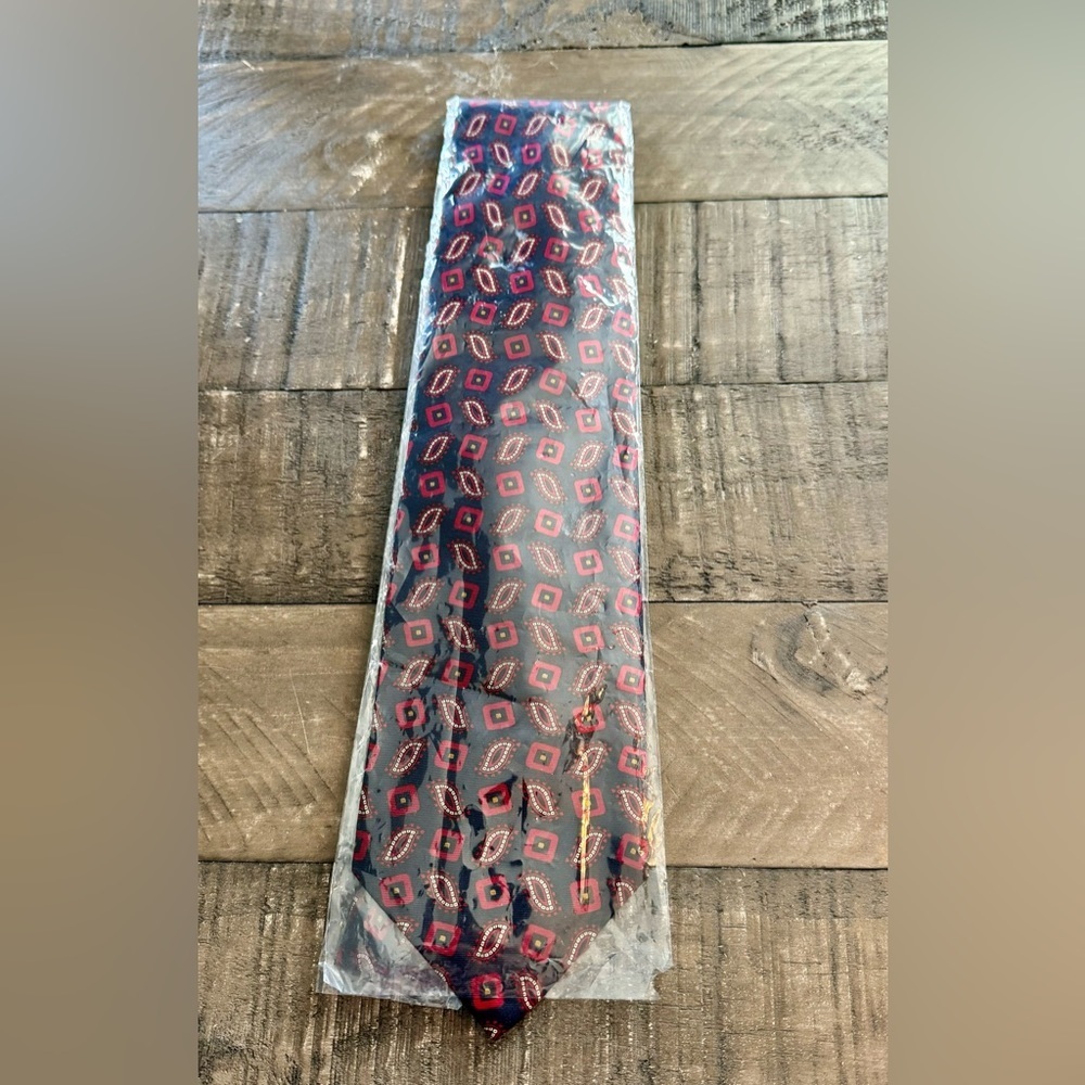 HUNTINGTON MENS TIE